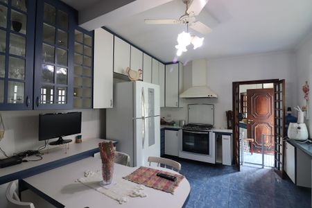Casa à venda com 240m², 3 quartos e 2 vagasCozinha