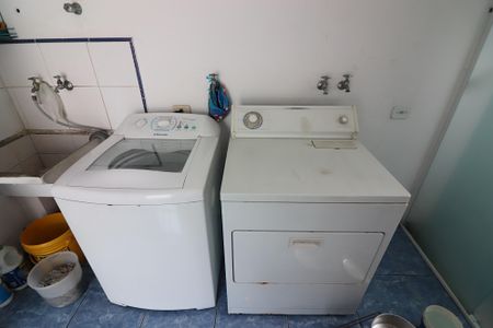 Casa à venda com 240m², 3 quartos e 2 vagasÁrea de Serviço