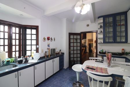 Casa à venda com 240m², 3 quartos e 2 vagasCozinha