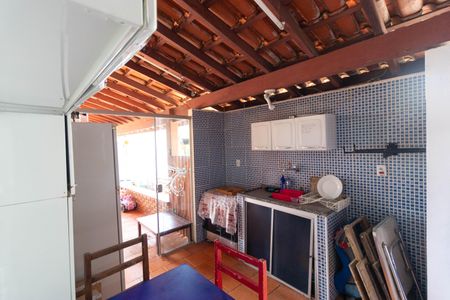 Casa à venda com 270m², 5 quartos e 4 vagasCozinha da Edícula