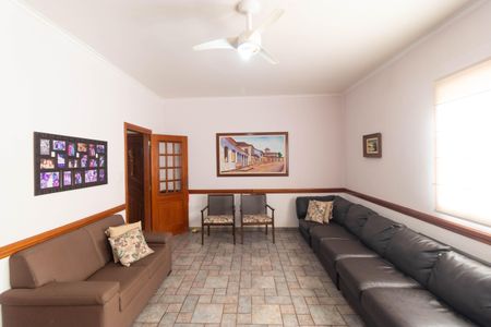 Casa à venda com 270m², 5 quartos e 4 vagasSala