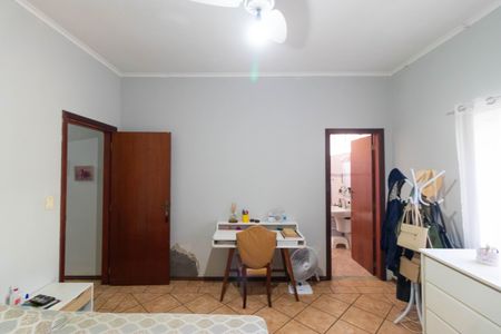 Casa à venda com 270m², 5 quartos e 4 vagasSuíte 01
