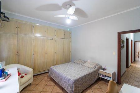 Casa à venda com 270m², 5 quartos e 4 vagasSuíte 01