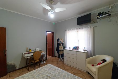 Casa à venda com 270m², 5 quartos e 4 vagasSuíte 01