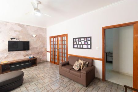 Casa à venda com 270m², 5 quartos e 4 vagasSala