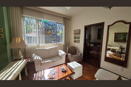 Casa à venda com 400m², 4 quartos e 5 vagas Casa à venda com 400m², 4 quartos e 5 vagasSala de Estar