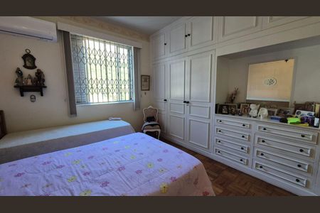 Casa à venda com 400m², 4 quartos e 5 vagas Casa à venda com 400m², 4 quartos e 5 vagasQuarto 3