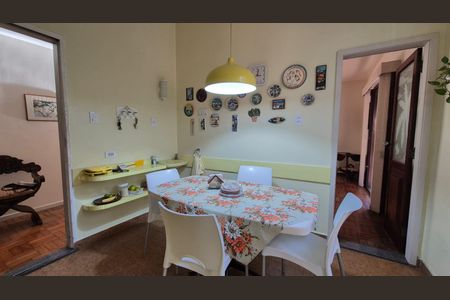 Casa à venda com 400m², 4 quartos e 5 vagas Casa à venda com 400m², 4 quartos e 5 vagasCozinha