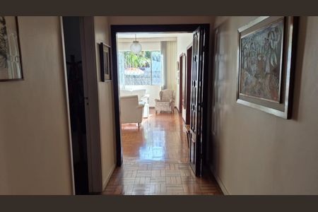 Casa à venda com 400m², 4 quartos e 5 vagas Casa à venda com 400m², 4 quartos e 5 vagasCorredor