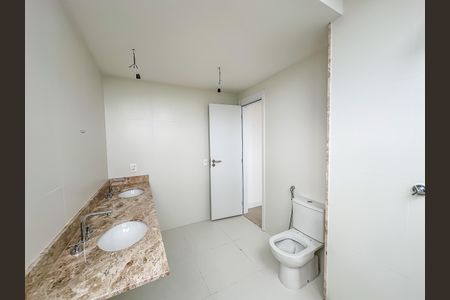 Apartamento à venda com 149m², 3 quartos e 1 vaga Apartamento à venda com 149m², 3 quartos e 1 vagaBanheiro da Suíte 1