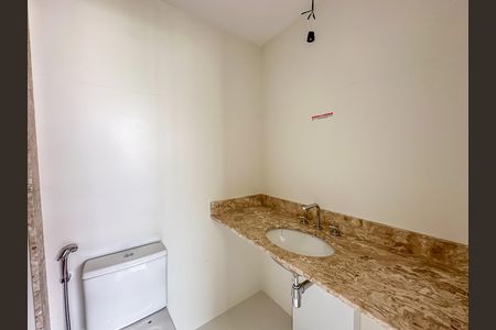 Apartamento à venda com 149m², 3 quartos e 1 vaga Apartamento à venda com 149m², 3 quartos e 1 vagaBanheiro da Suíte 3