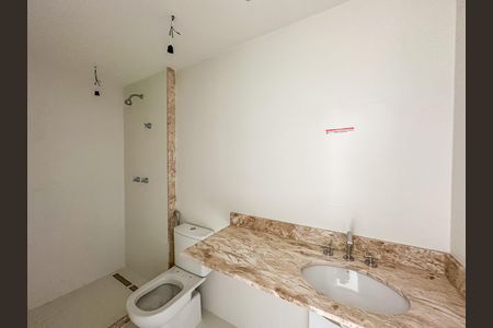 Apartamento à venda com 149m², 3 quartos e 1 vaga Apartamento à venda com 149m², 3 quartos e 1 vagaBanheiro da Suíte 2