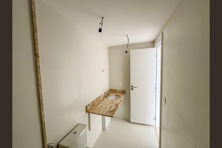 Apartamento à venda com 149m², 3 quartos e 1 vaga Apartamento à venda com 149m², 3 quartos e 1 vagaBanheiro da Suíte 2