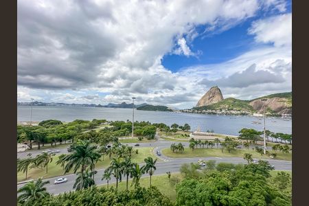 Apartamento à venda com 149m², 3 quartos e 1 vaga Apartamento à venda com 149m², 3 quartos e 1 vagaVista/Sacada/Sala