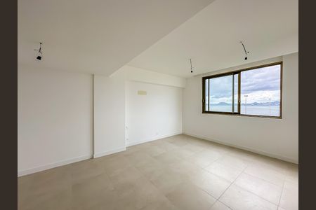 Apartamento à venda com 149m², 3 quartos e 1 vaga Apartamento à venda com 149m², 3 quartos e 1 vagaSuite 2