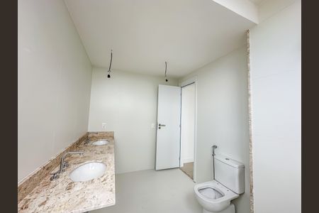 Apartamento à venda com 149m², 3 quartos e 1 vaga Apartamento à venda com 149m², 3 quartos e 1 vagaBanheiro/Suite 1