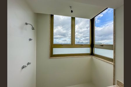 Apartamento à venda com 149m², 3 quartos e 1 vaga Apartamento à venda com 149m², 3 quartos e 1 vagaVistaBanheiro/Suite 1