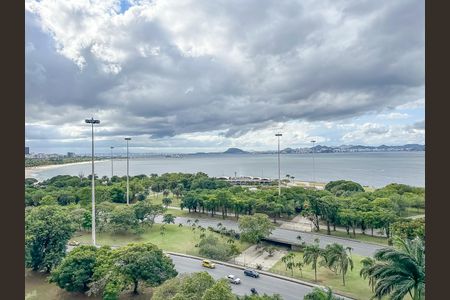 Apartamento à venda com 149m², 3 quartos e 1 vaga Apartamento à venda com 149m², 3 quartos e 1 vagaVista/Sacada/Sala