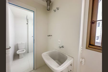 Apartamento à venda com 149m², 3 quartos e 1 vaga Apartamento à venda com 149m², 3 quartos e 1 vagaLavanderia