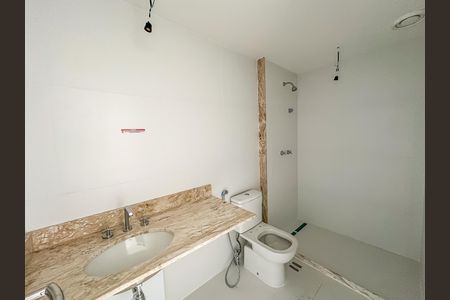 Apartamento à venda com 148m², 3 quartos e 1 vagaBanheiro da Suíte 3