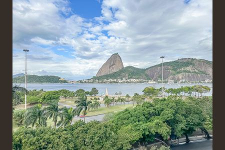 Apartamento à venda com 180m², 3 quartos e 1 vagaSuíte 1 - vista