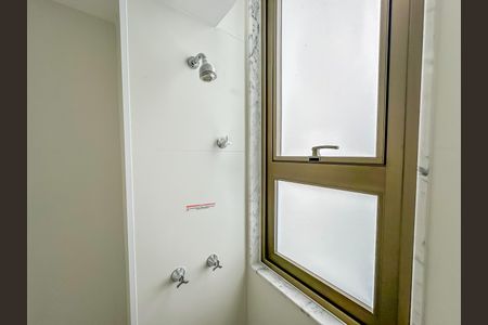 Apartamento à venda com 180m², 3 quartos e 1 vaga Apartamento à venda com 180m², 3 quartos e 1 vagaBanheiro de Serviço