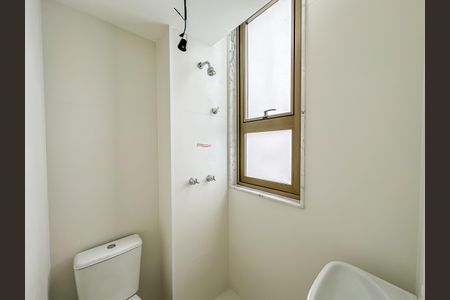 Apartamento à venda com 180m², 3 quartos e 1 vaga Apartamento à venda com 180m², 3 quartos e 1 vagaBanheiro de Serviço