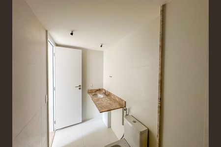 Apartamento à venda com 180m², 3 quartos e 1 vaga Apartamento à venda com 180m², 3 quartos e 1 vagaBanheiro da Suíte 3