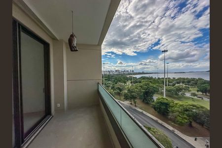 Apartamento à venda com 180m², 3 quartos e 1 vaga Apartamento à venda com 180m², 3 quartos e 1 vagaSacada