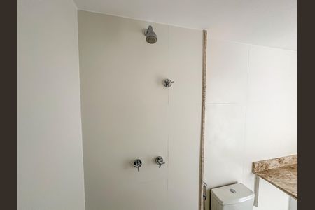 Apartamento à venda com 180m², 3 quartos e 1 vaga Apartamento à venda com 180m², 3 quartos e 1 vagaBanheiro da Suíte 2
