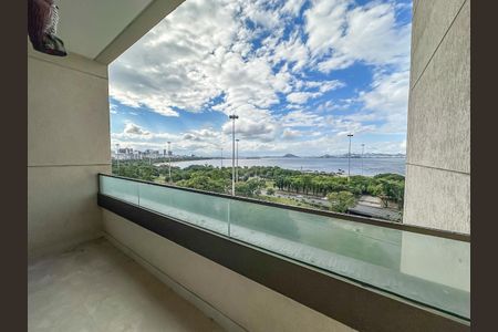 Apartamento à venda com 180m², 3 quartos e 1 vaga Apartamento à venda com 180m², 3 quartos e 1 vagaSacada