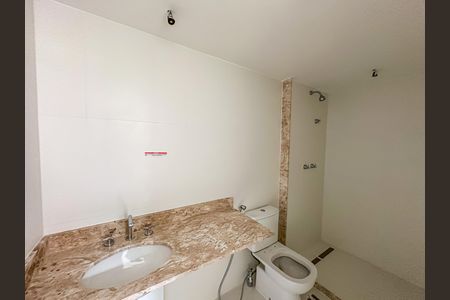 Apartamento à venda com 180m², 3 quartos e 1 vaga Apartamento à venda com 180m², 3 quartos e 1 vagaBanheiro da Suíte 3