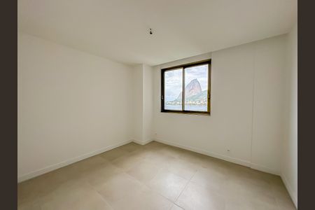 Apartamento à venda com 180m², 3 quartos e 1 vaga Apartamento à venda com 180m², 3 quartos e 1 vagaSuíte 2