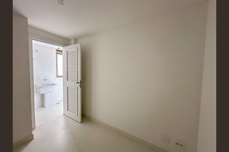 Apartamento à venda com 180m², 3 quartos e 1 vaga Apartamento à venda com 180m², 3 quartos e 1 vagaQuarto de Serviço