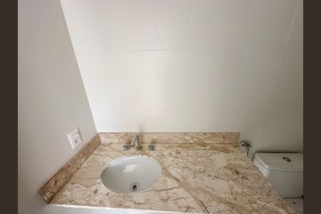 Apartamento à venda com 180m², 3 quartos e 1 vaga Apartamento à venda com 180m², 3 quartos e 1 vagaBanheiro da Suíte 3