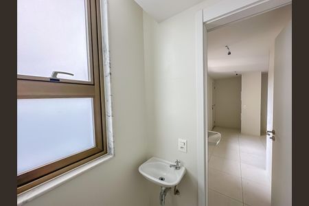 Apartamento à venda com 180m², 3 quartos e 1 vaga Apartamento à venda com 180m², 3 quartos e 1 vagaBanheiro de Serviço