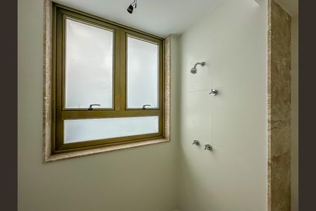 Apartamento à venda com 180m², 3 quartos e 1 vaga Apartamento à venda com 180m², 3 quartos e 1 vagaBanheiro da Suíte 1