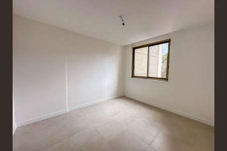 Apartamento à venda com 180m², 3 quartos e 1 vaga Apartamento à venda com 180m², 3 quartos e 1 vagaSuíte 3