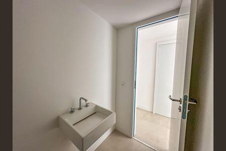 Apartamento à venda com 180m², 3 quartos e 1 vaga Apartamento à venda com 180m², 3 quartos e 1 vagaLavabo
