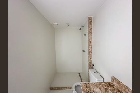 Apartamento à venda com 180m², 3 quartos e 1 vaga Apartamento à venda com 180m², 3 quartos e 1 vagaBanheiro da Suíte 2