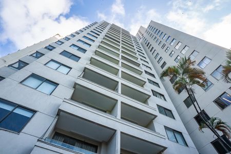 Apartamento à venda com 180m², 3 quartos e 1 vaga Apartamento à venda com 180m², 3 quartos e 1 vagaFachada