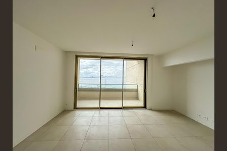 Apartamento à venda com 180m², 3 quartos e 1 vaga Apartamento à venda com 180m², 3 quartos e 1 vagaSala