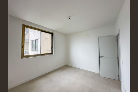 Apartamento à venda com 180m², 3 quartos e 1 vaga Apartamento à venda com 180m², 3 quartos e 1 vagaSuíte 2