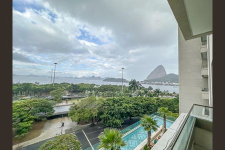 Apartamento à venda com 147m², 3 quartos e 1 vaga Apartamento à venda com 147m², 3 quartos e 1 vagaSala