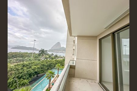 Apartamento à venda com 147m², 3 quartos e 1 vaga Apartamento à venda com 147m², 3 quartos e 1 vagaSala