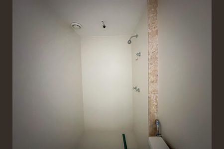 Apartamento à venda com 147m², 3 quartos e 1 vaga Apartamento à venda com 147m², 3 quartos e 1 vagaBanheiro da Suíte 2