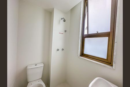 Apartamento à venda com 147m², 3 quartos e 1 vaga Apartamento à venda com 147m², 3 quartos e 1 vagaBanheiro de Serviço