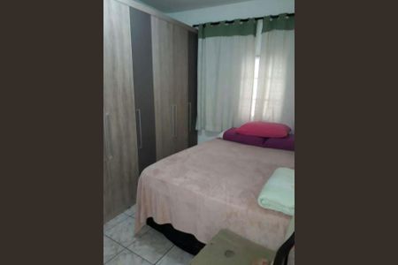 Casa à venda com 230m², 2 quartos e 2 vagas Casa à venda com 230m², 2 quartos e 2 vagasQuarto