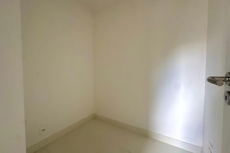 Apartamento à venda com 147m², 3 quartos e 1 vaga Apartamento à venda com 147m², 3 quartos e 1 vagaQuarto de Serviço