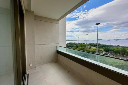 Apartamento à venda com 147m², 3 quartos e 1 vaga Apartamento à venda com 147m², 3 quartos e 1 vagaVaranda